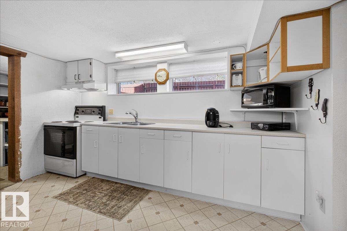 11302 58 ST NW, Edmonton