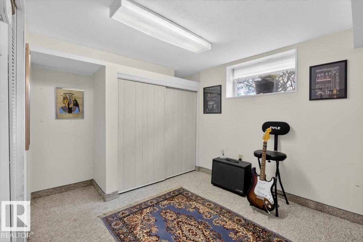 11302 58 ST NW, Edmonton