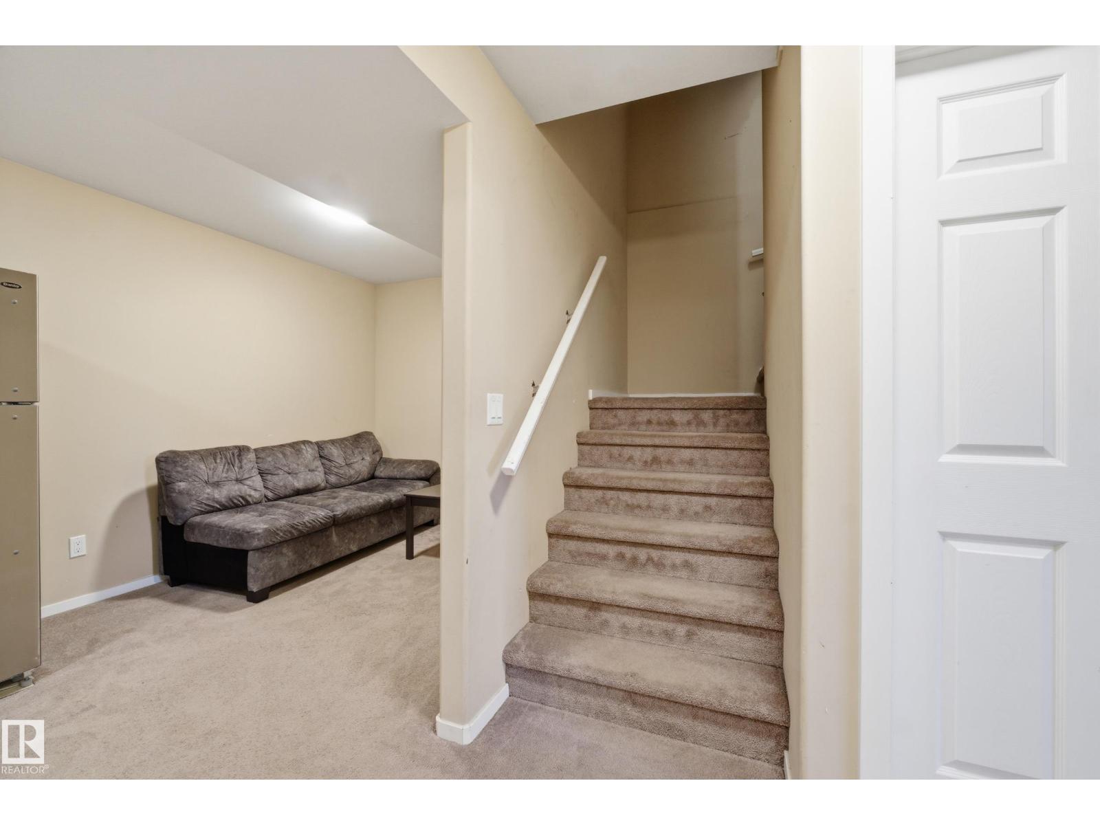 2132 32 Street NW NW, Edmonton