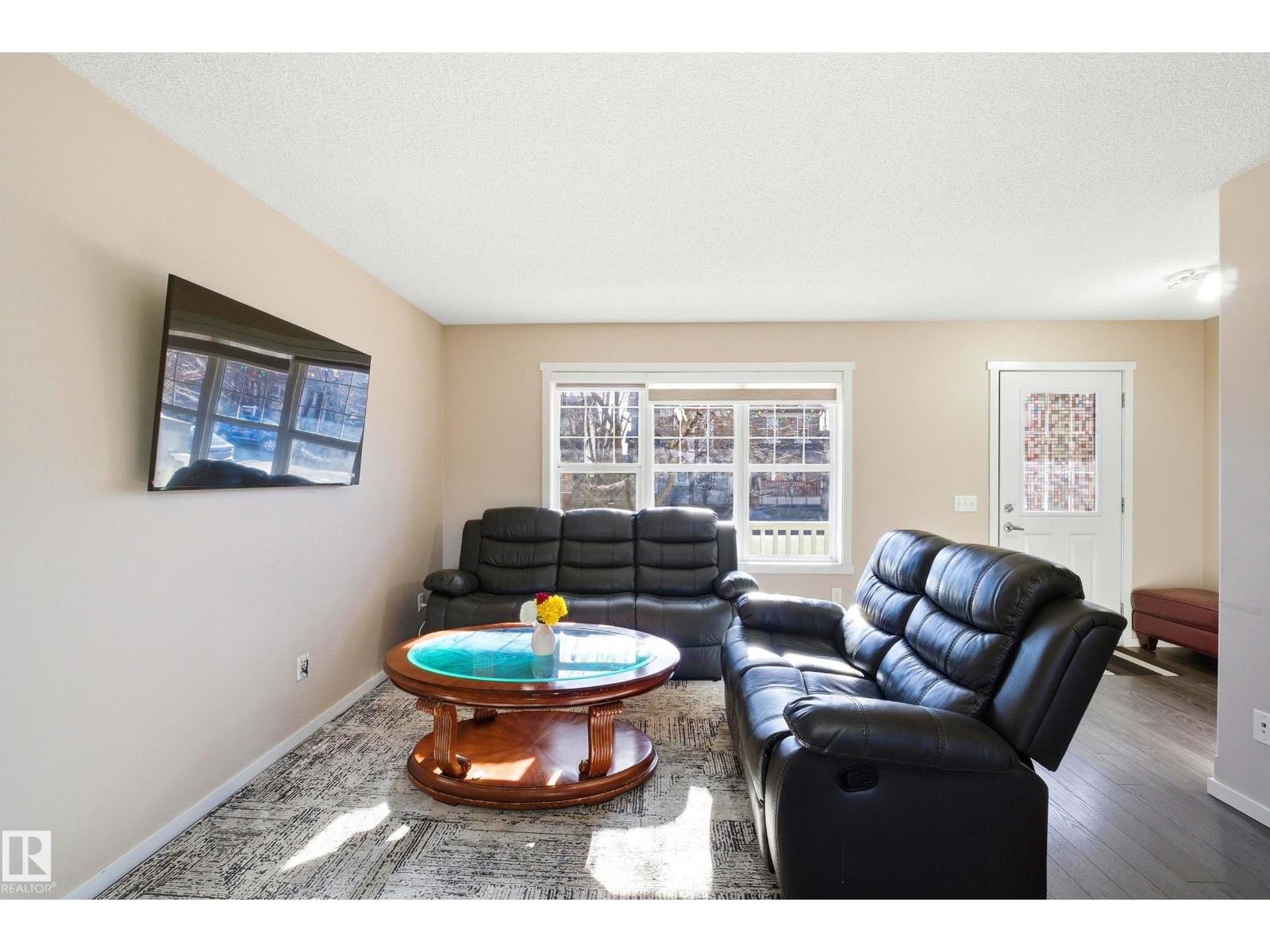 2132 32 Street NW NW, Edmonton