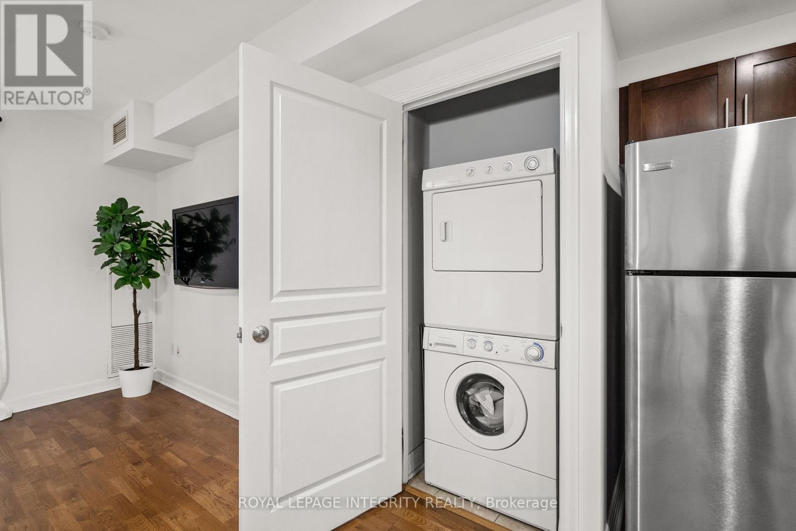 #710 200 BESSERER STREET - 17