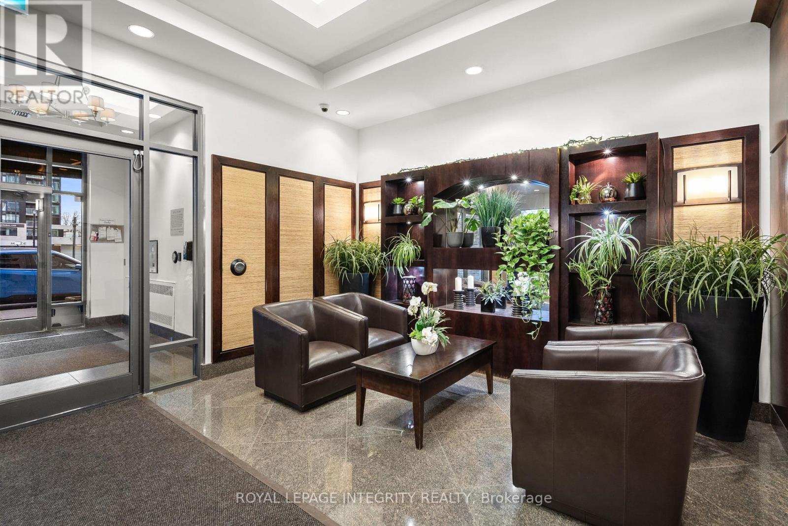 #710 200 BESSERER STREET - 27