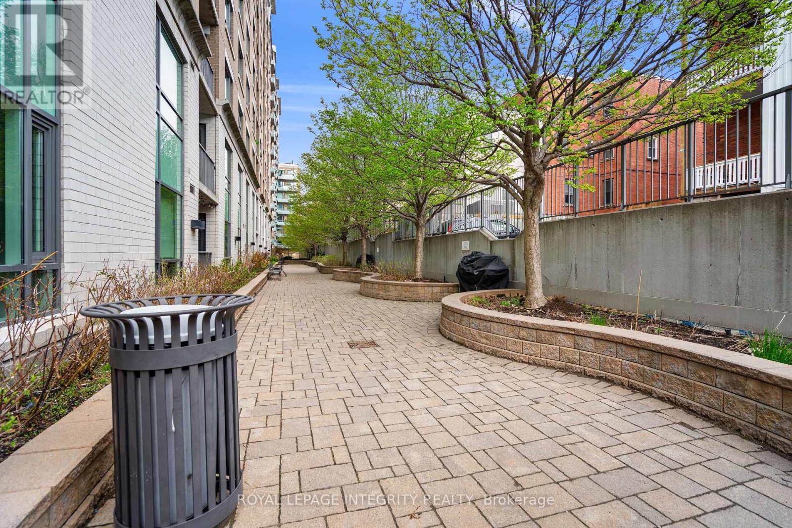 #710 200 BESSERER STREET - 30