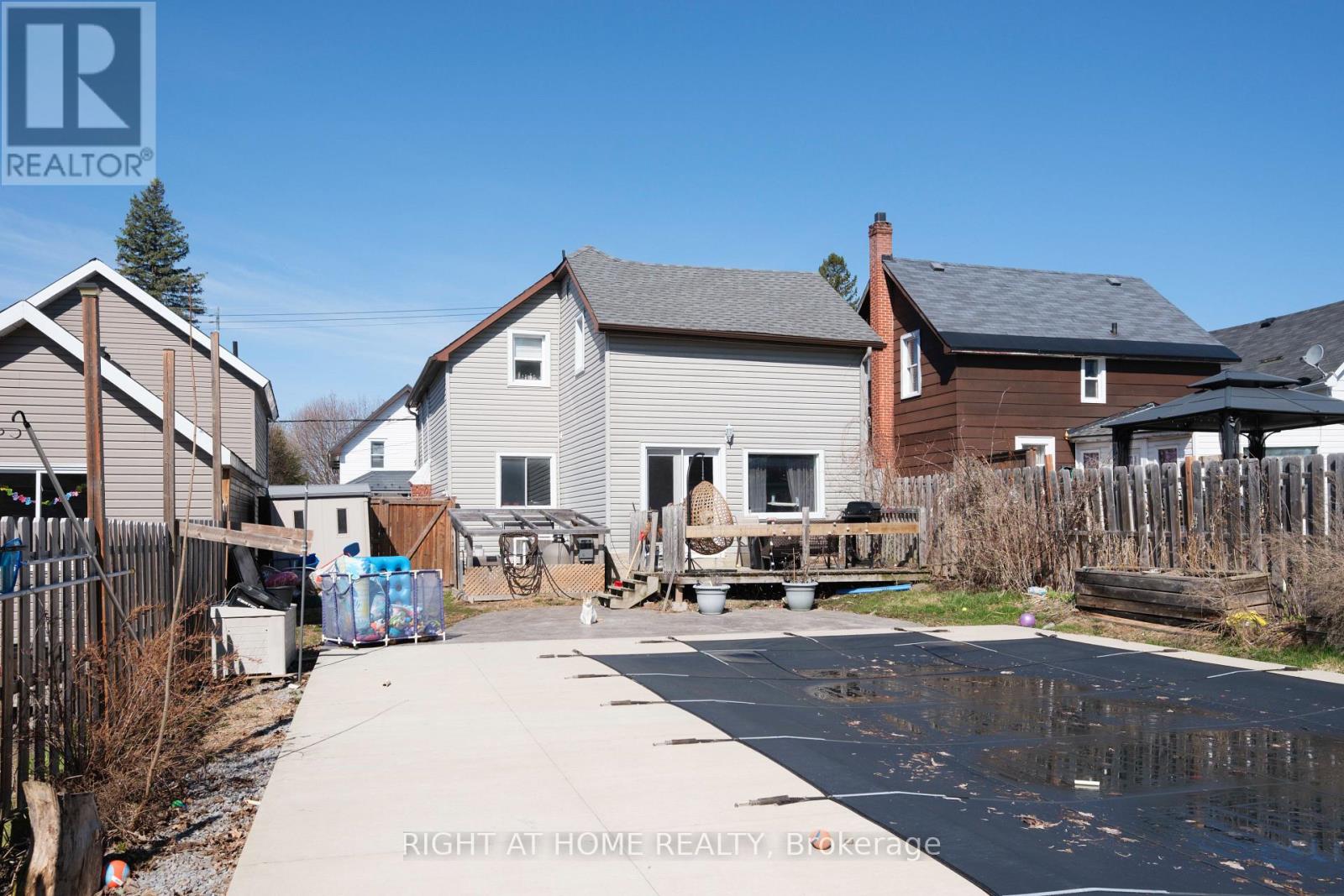 245 HARRIET STREET - 16