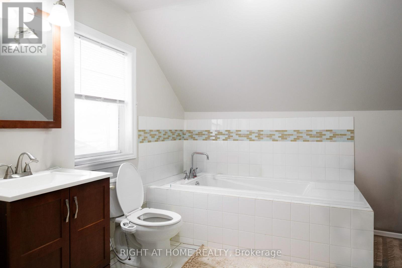 245 HARRIET STREET - 7