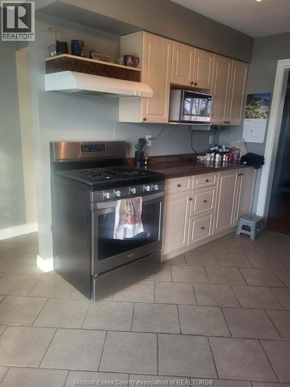 215 FAIRVIEW AVENUE East, Essex, Ontario, N8M1X9 — Photo 10