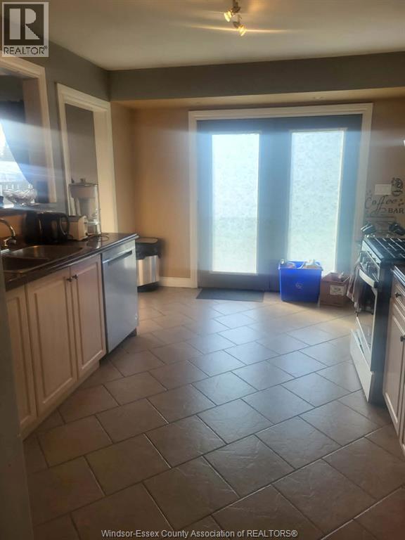 215 FAIRVIEW AVENUE East, Essex, Ontario, N8M1X9 — Photo 12