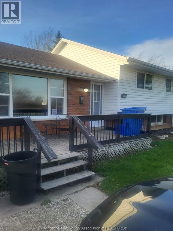 215 FAIRVIEW AVENUE East, Essex, Ontario, N8M1X9 — Photo 3