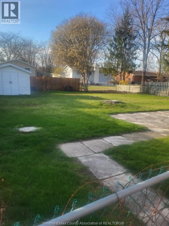 215 FAIRVIEW AVENUE East, Essex, Ontario, N8M1X9 — Photo 6