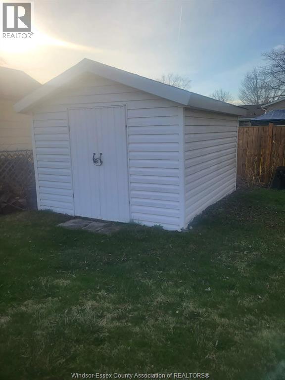 215 FAIRVIEW AVENUE East, Essex, Ontario, N8M1X9 — Photo 7
