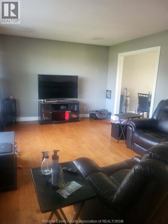 215 FAIRVIEW AVENUE East, Essex, Ontario, N8M1X9 — Photo 8