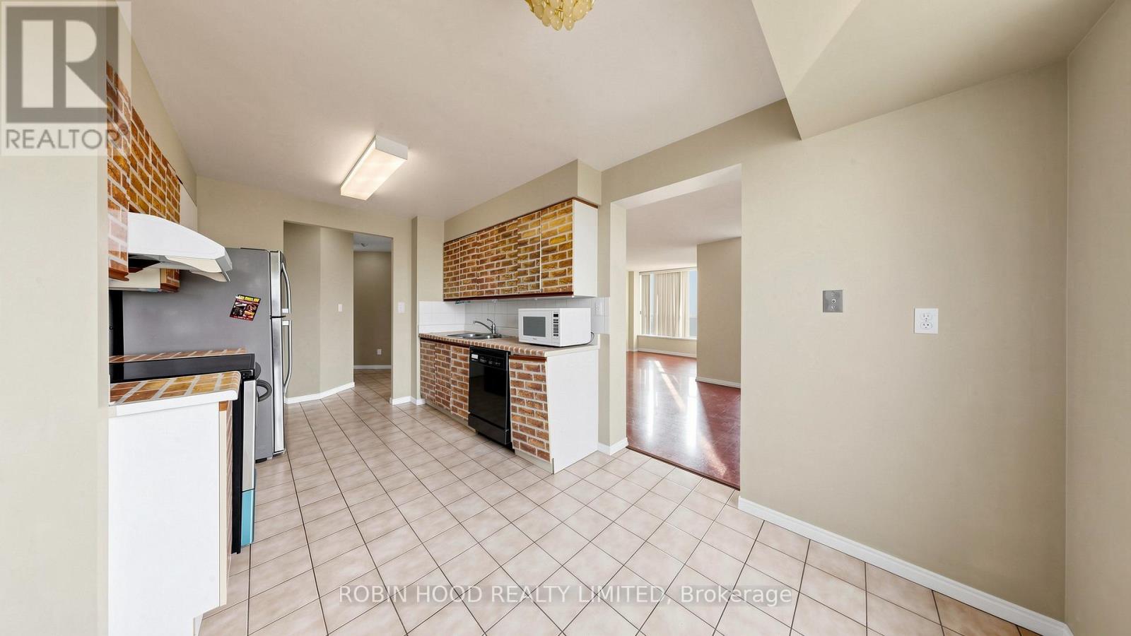 #603 400 MCLEVIN AVENUE - 10