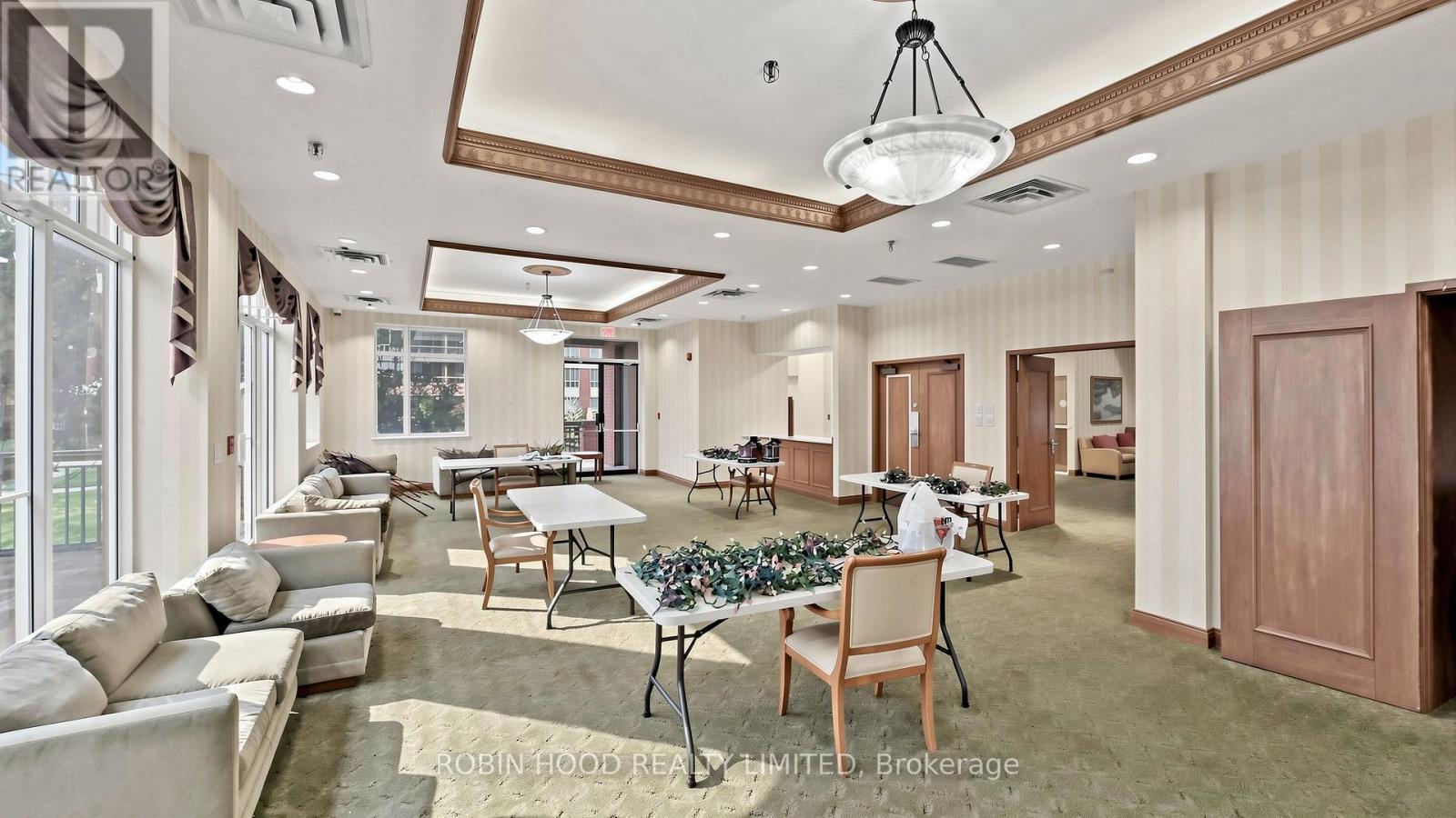 #603 400 MCLEVIN AVENUE - 35