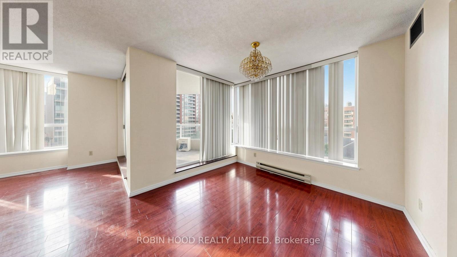 #603 400 MCLEVIN AVENUE - 7