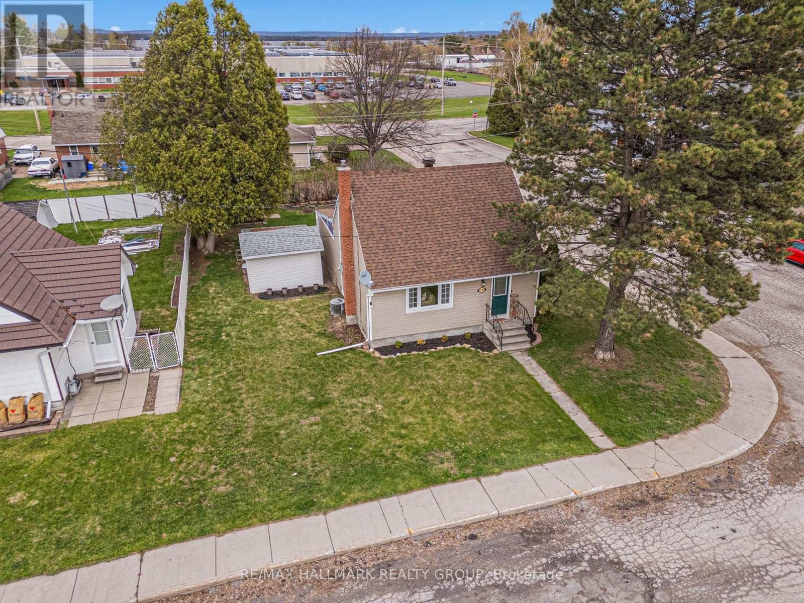 138 THIRD AVENUE - 32