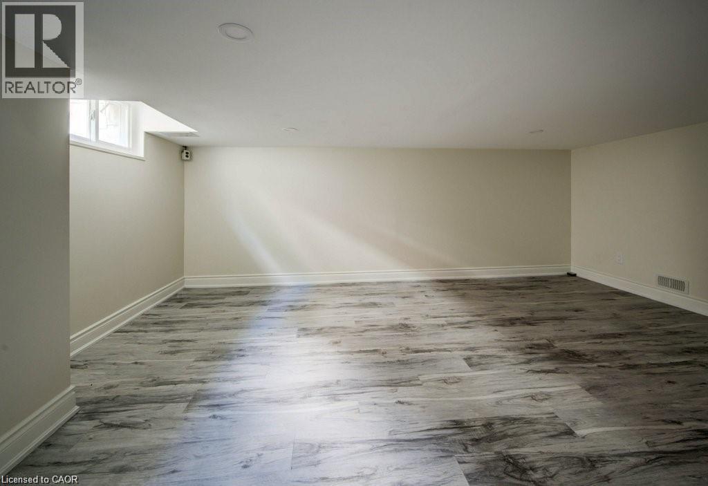 33 SIXTH Avenue, Kitchener, Ontario, N2C1P9 — Photo 15