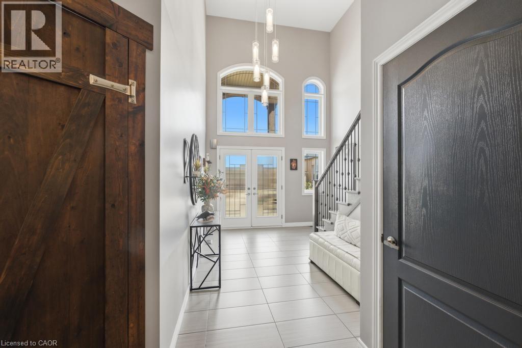 64 ONYX Court, Hamilton, Ontario, L8W4A3 — Photo 4