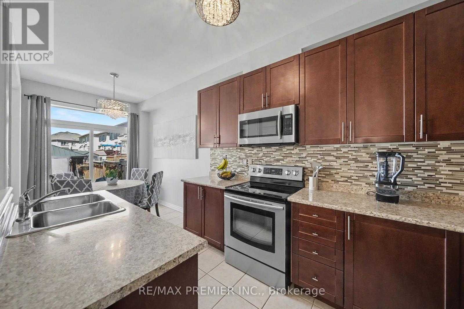 82 CHESTERWOOD CRESCENT - 18