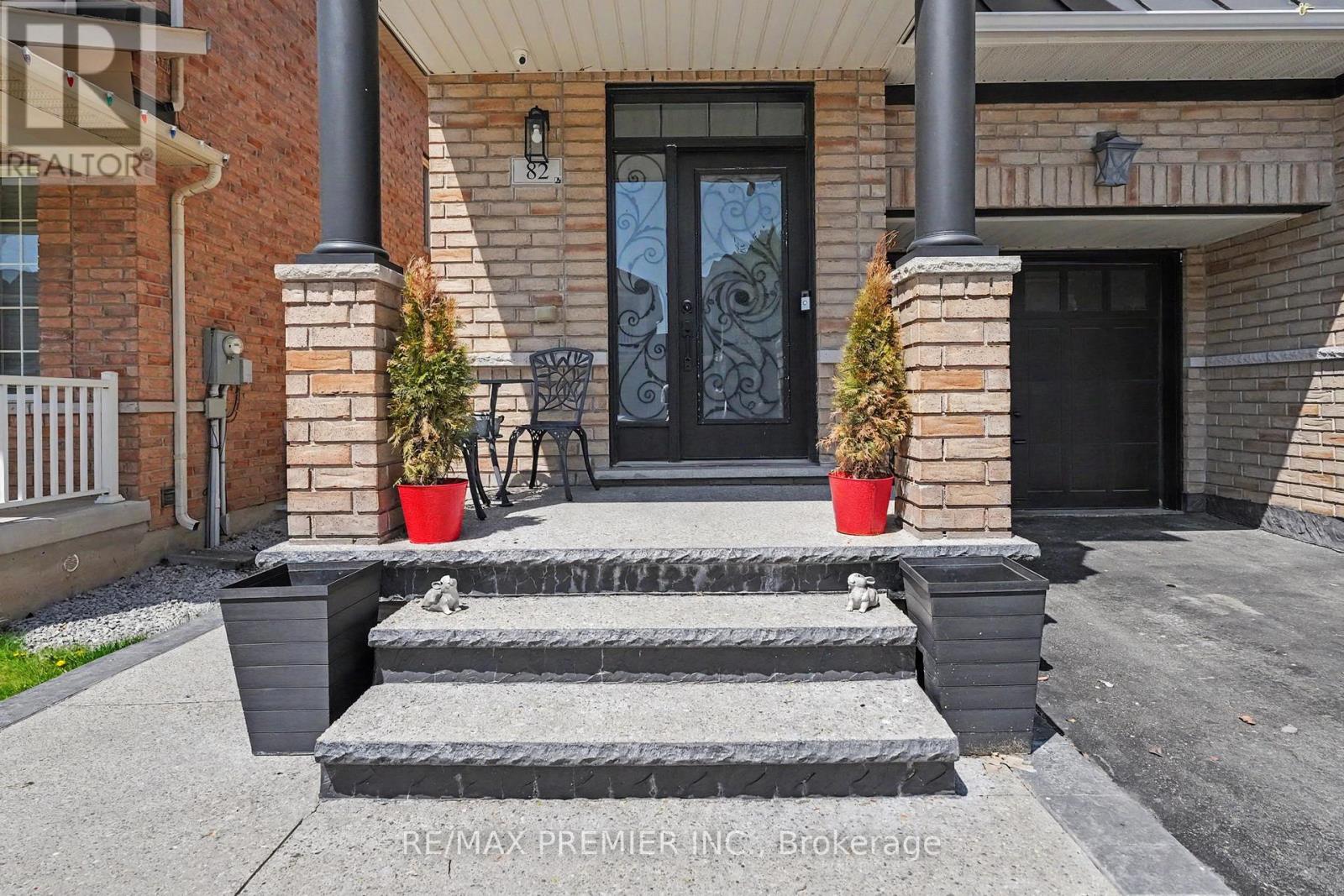 82 CHESTERWOOD CRESCENT - 4