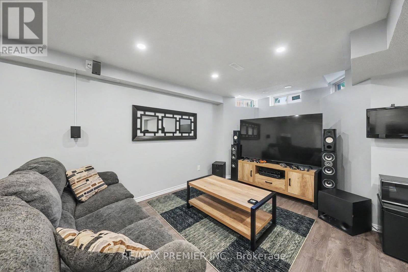82 CHESTERWOOD CRESCENT - 42