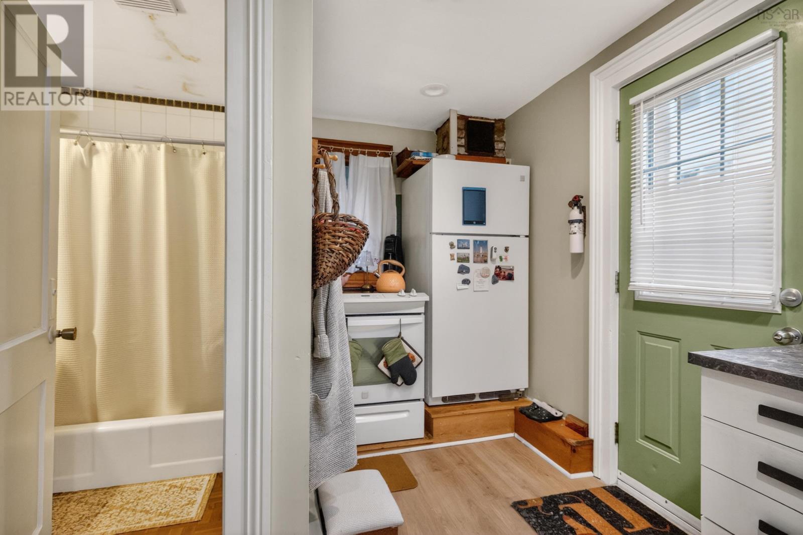 53 Dahlia Street - 15