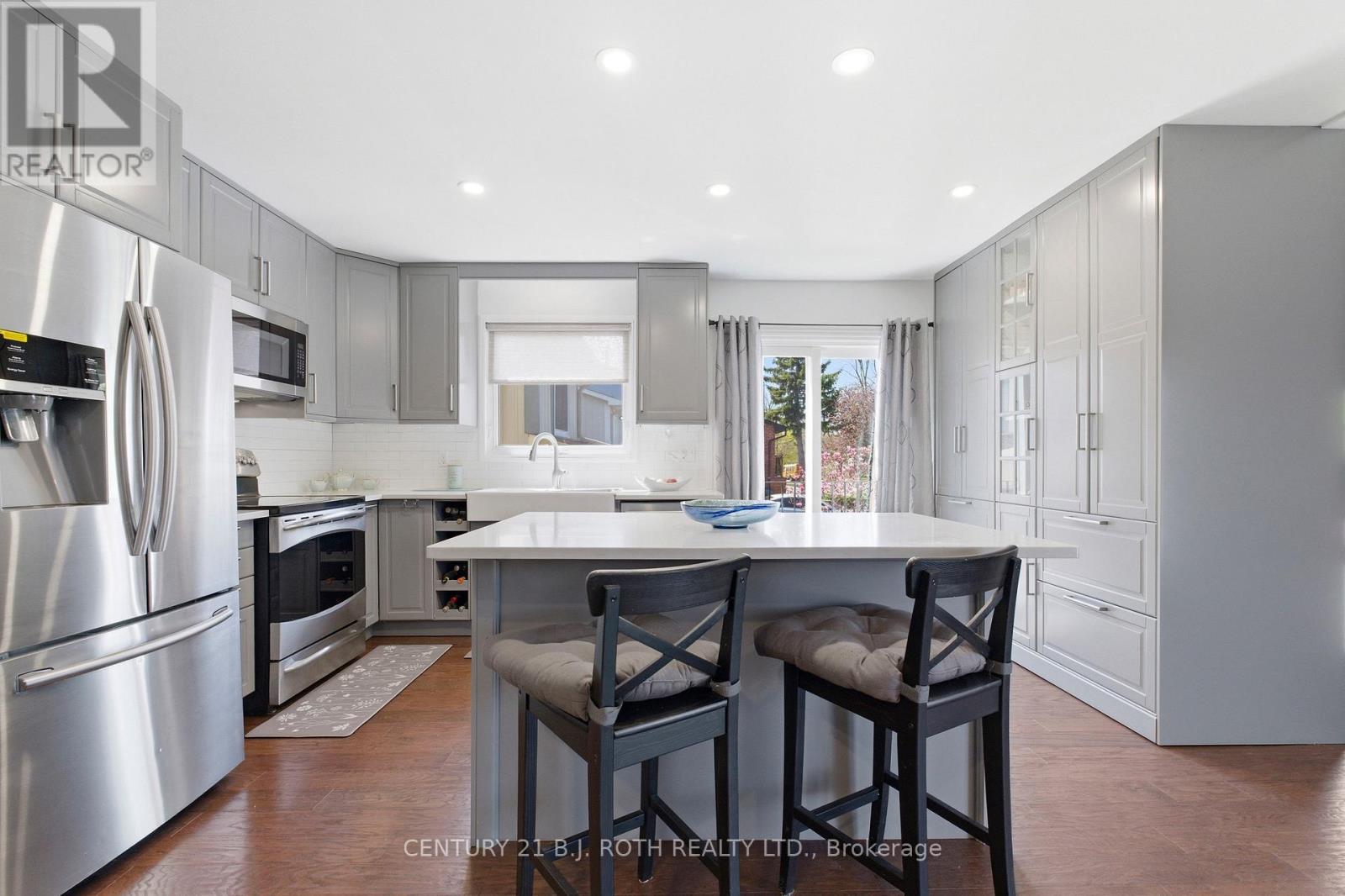 4113 TAFFEY CRESCENT - 21