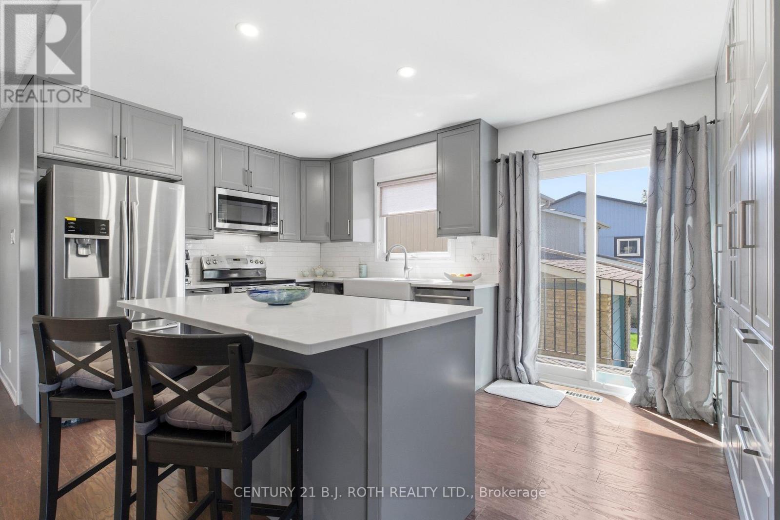 4113 TAFFEY CRESCENT - 22