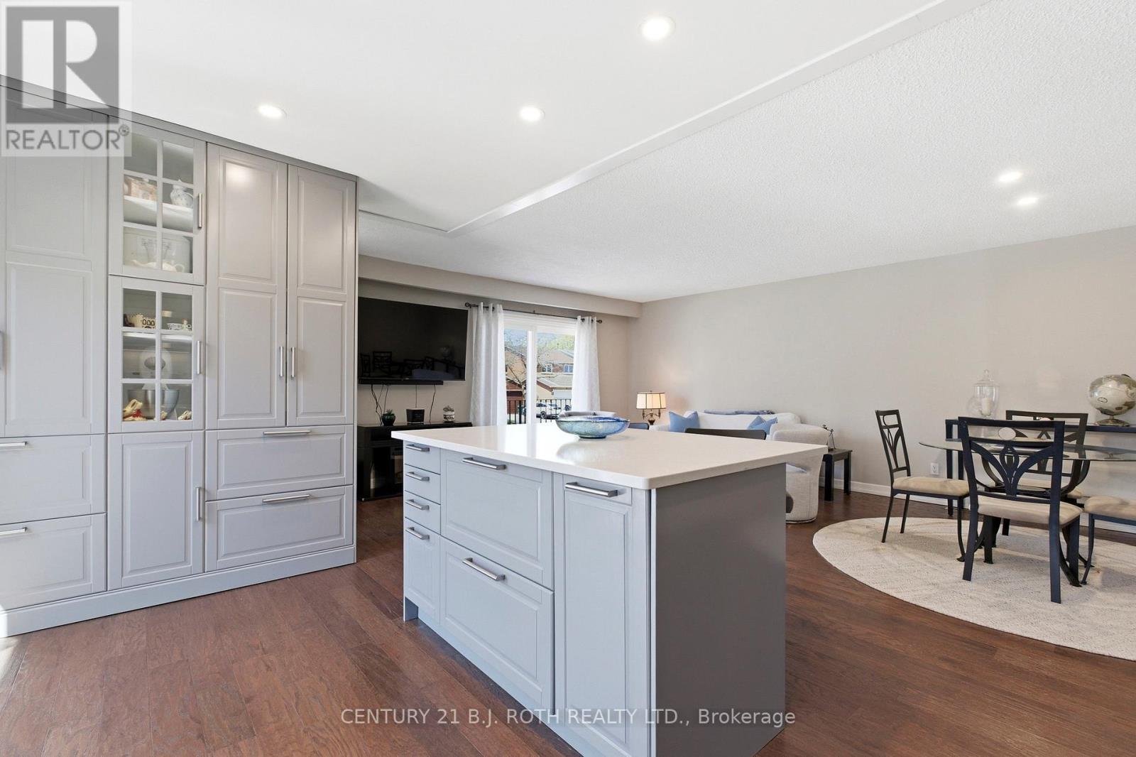 4113 TAFFEY CRESCENT - 23
