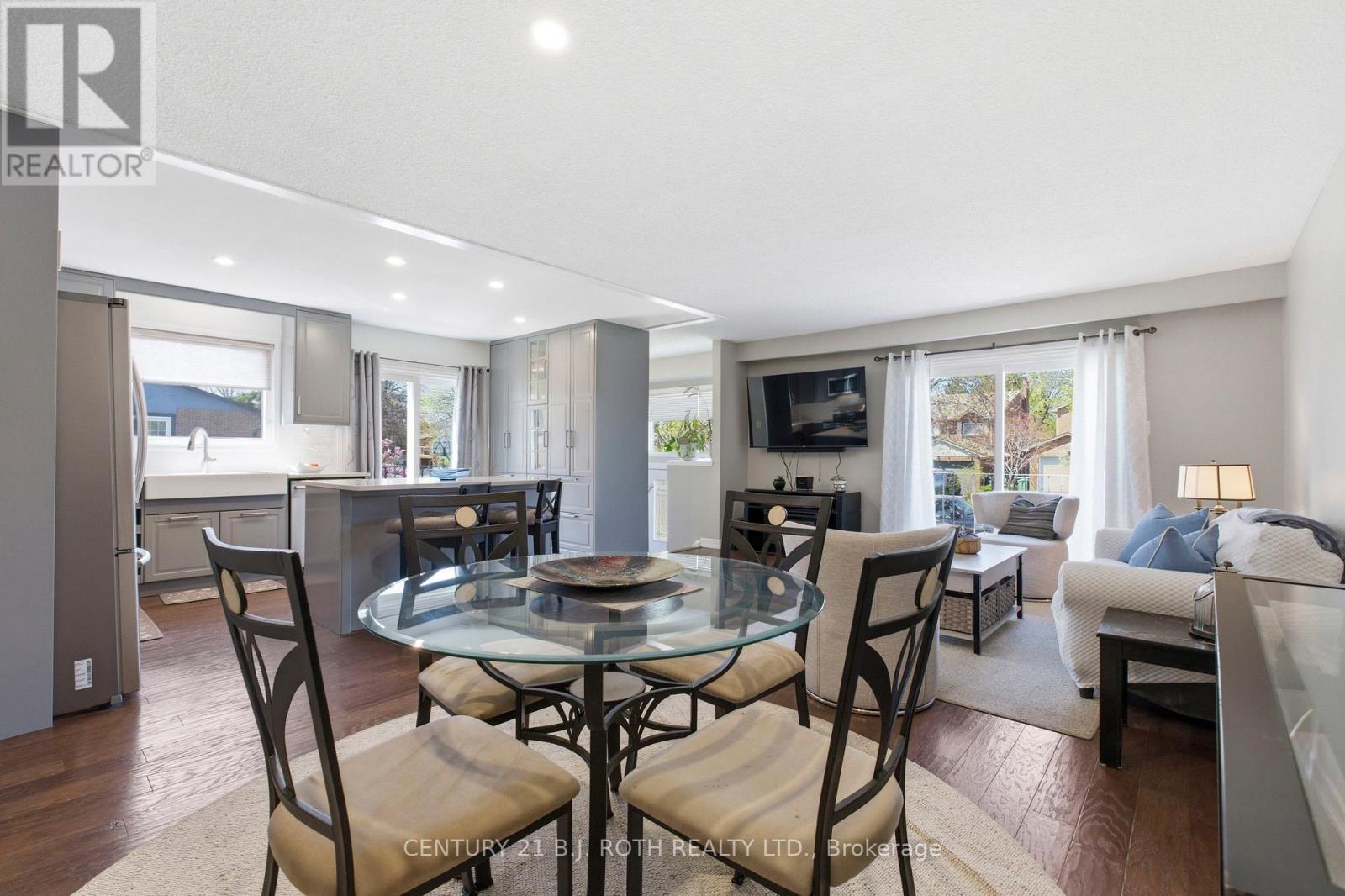 4113 TAFFEY CRESCENT - 25