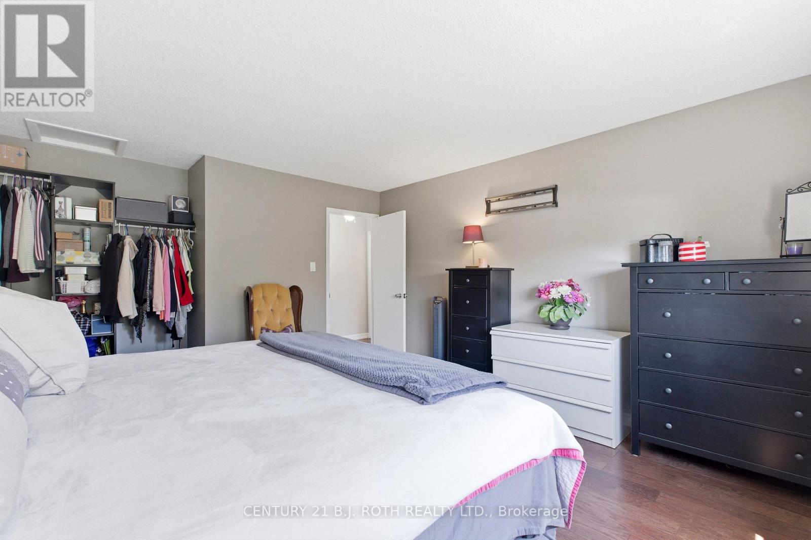 4113 TAFFEY CRESCENT - 28