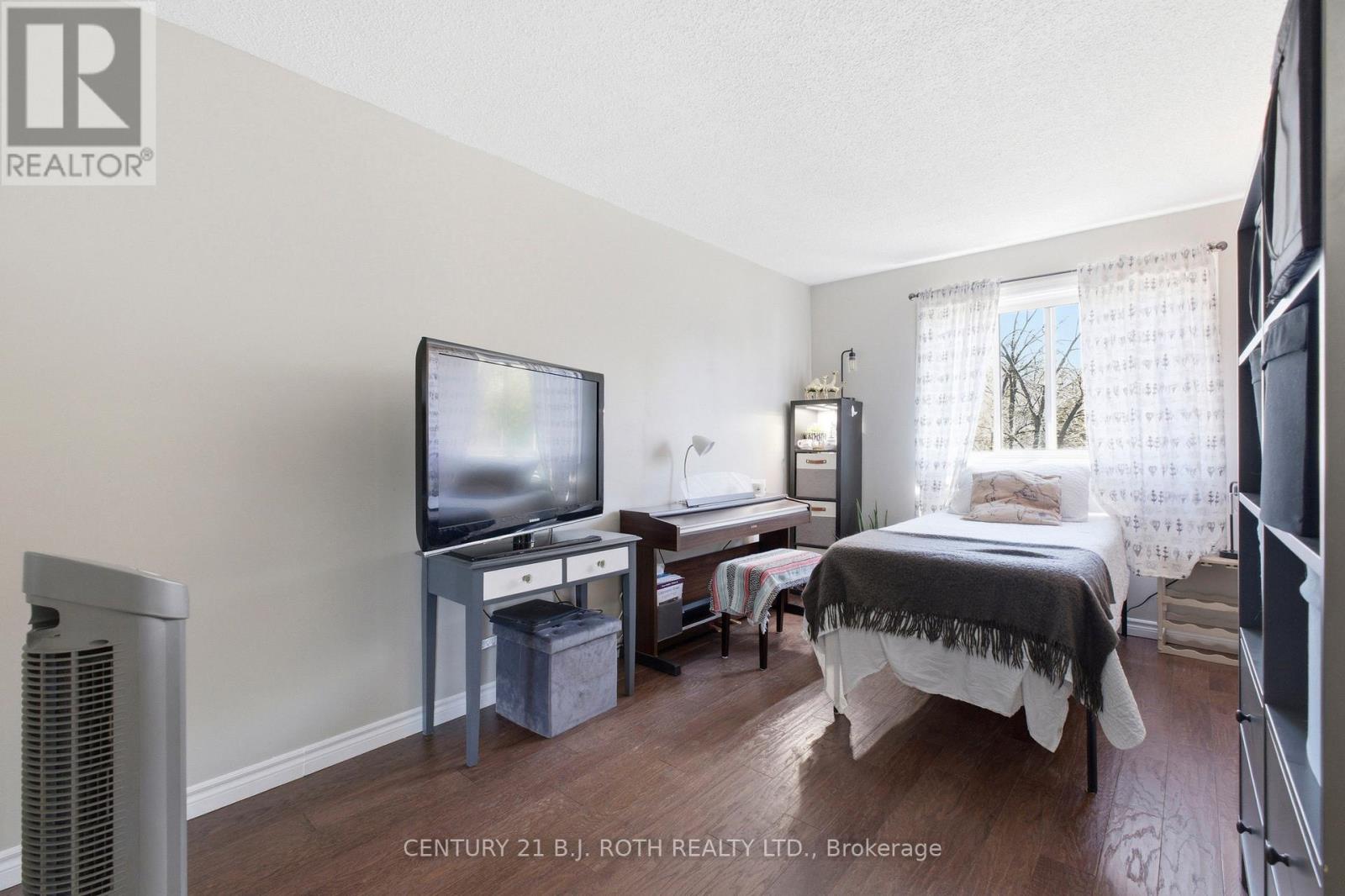4113 TAFFEY CRESCENT - 29
