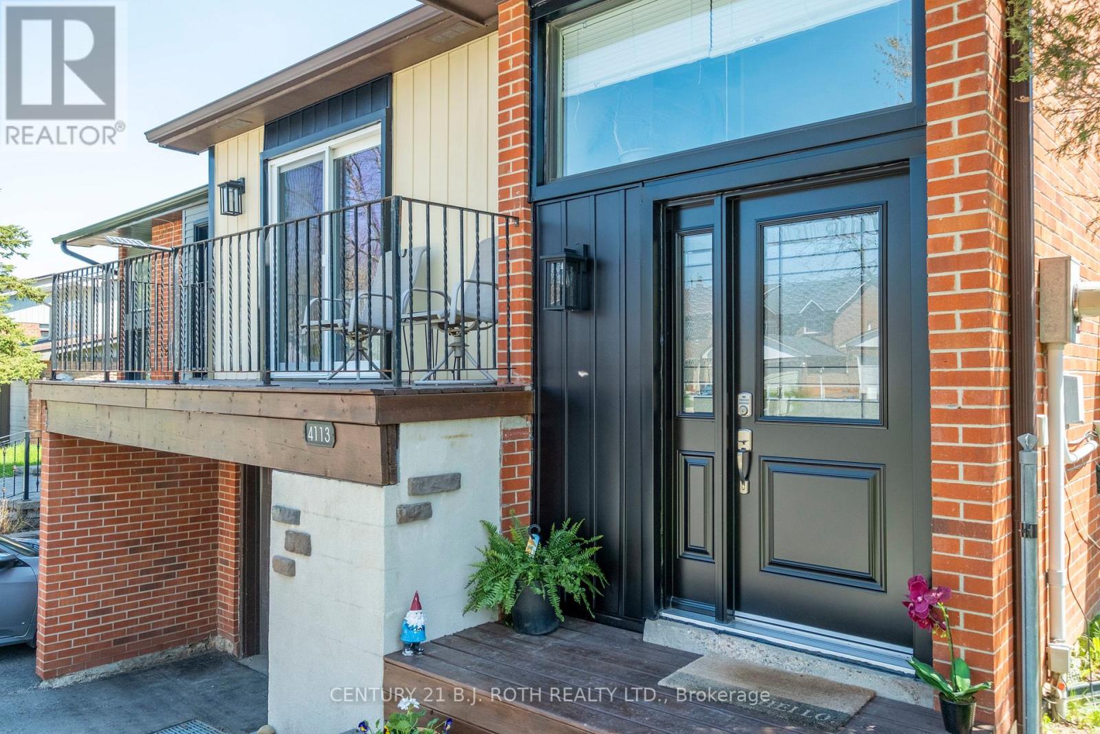 4113 TAFFEY CRESCENT - 6