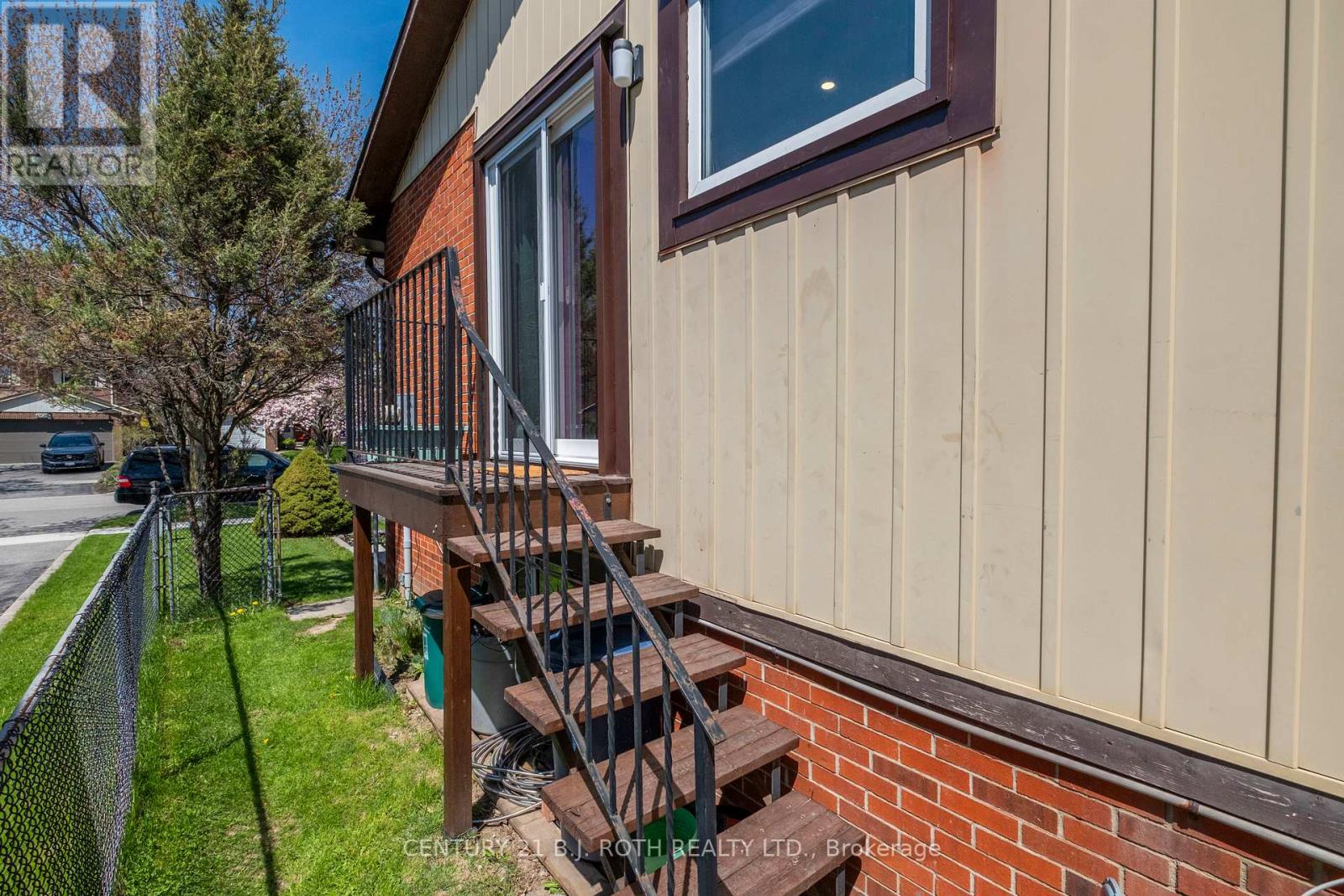 4113 TAFFEY CRESCENT - 7