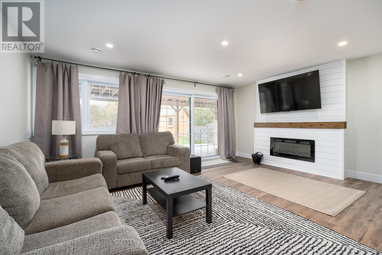 154 SUNSMILE LANE - 28