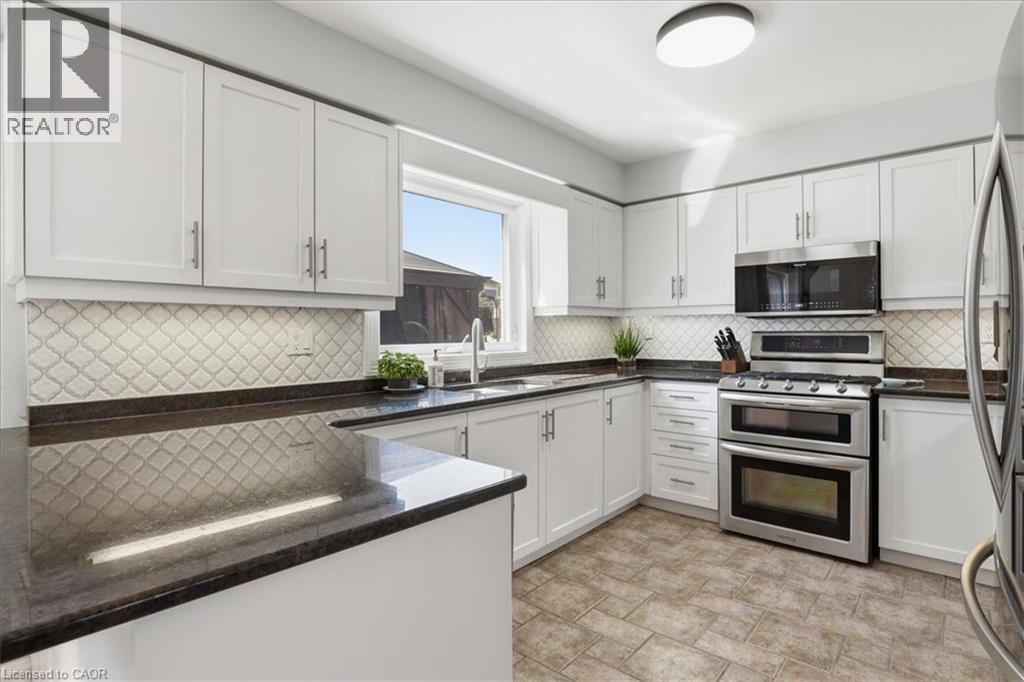 19 FORESTVIEW Drive - 12