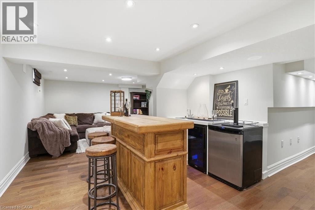 19 FORESTVIEW Drive - 38