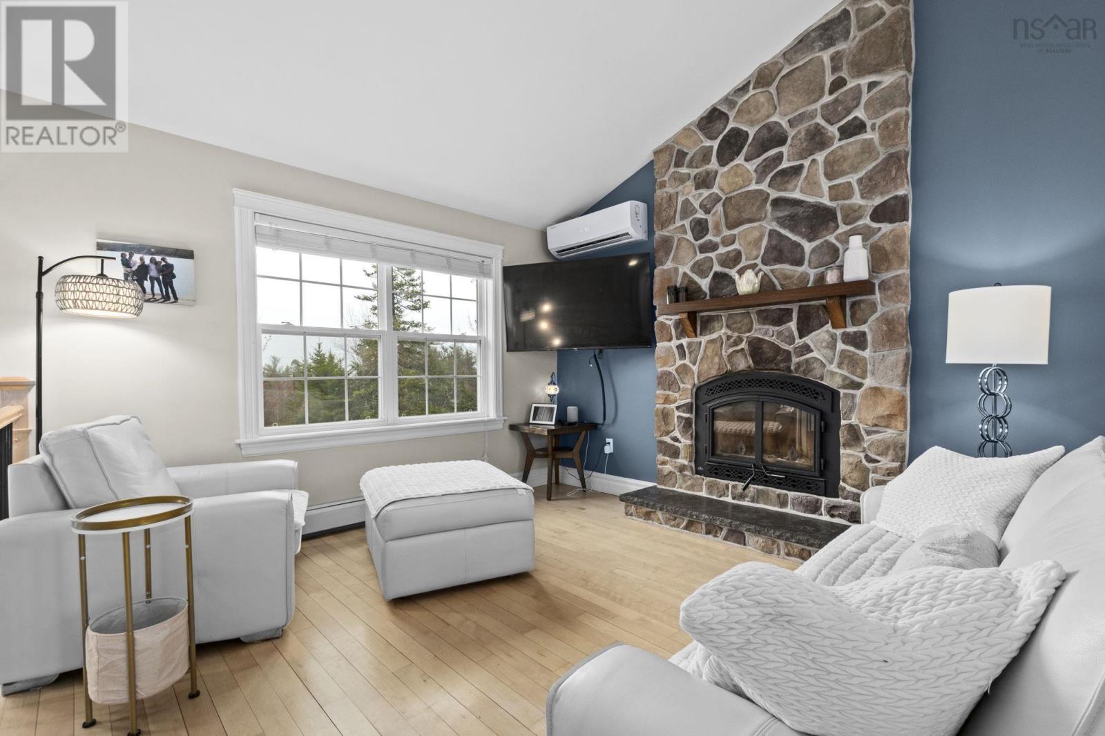 Property 2 of 48 of 55 Kinross Court