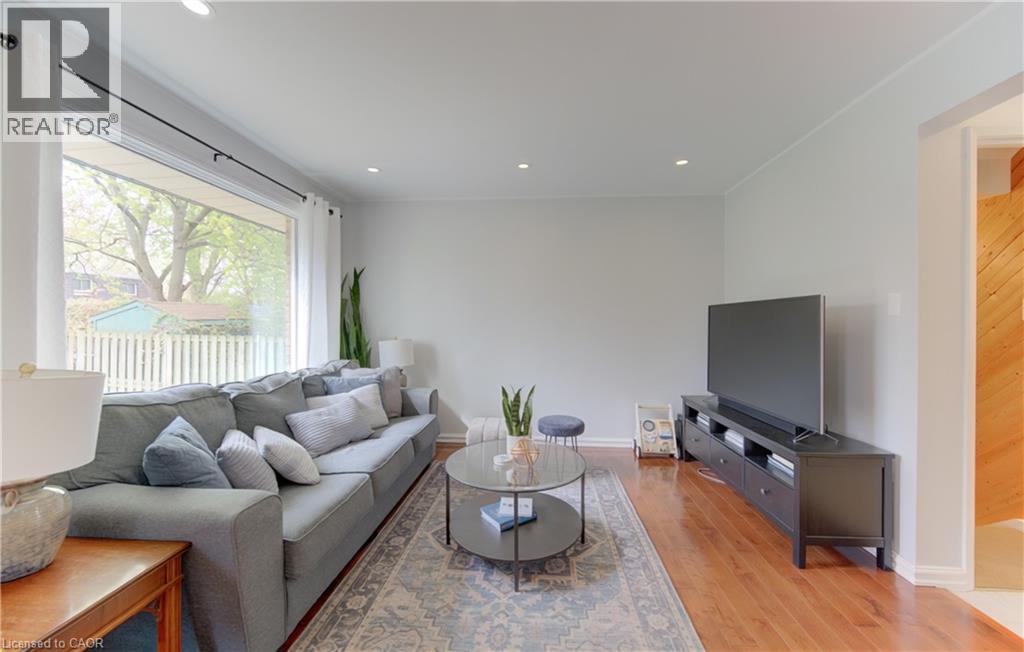 331 DANSBURY Drive, Waterloo, Ontario, N2K2M1 — Photo 11