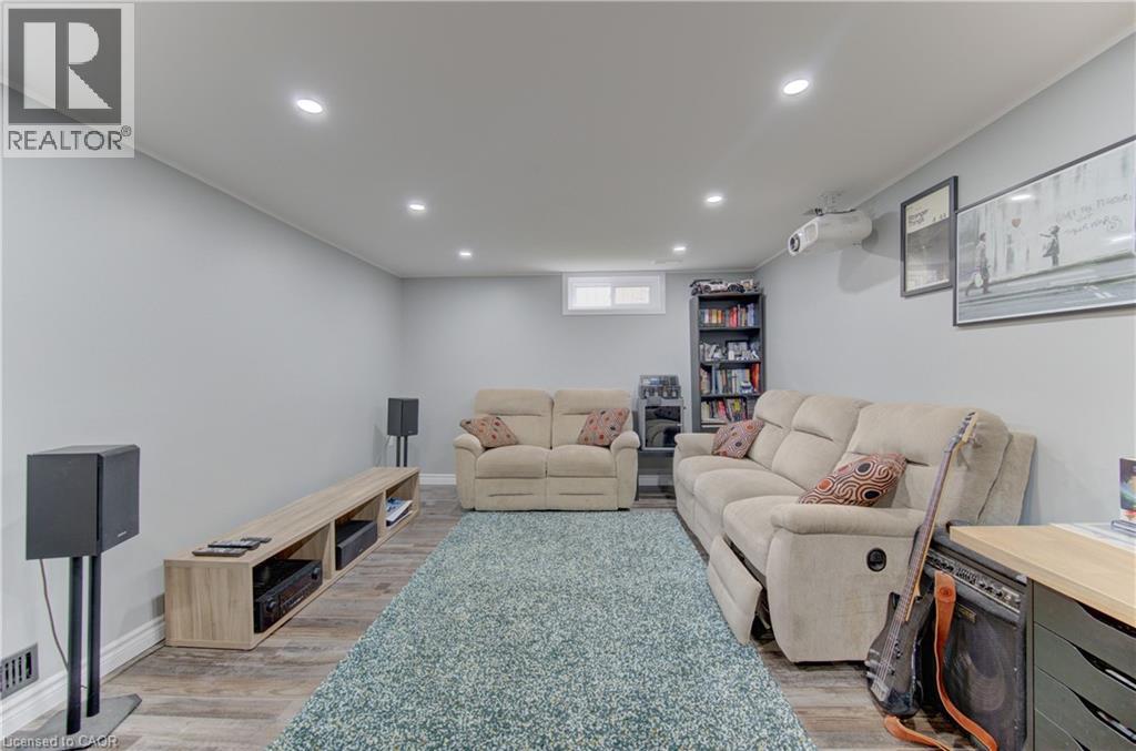 331 DANSBURY Drive, Waterloo, Ontario, N2K2M1 — Photo 18