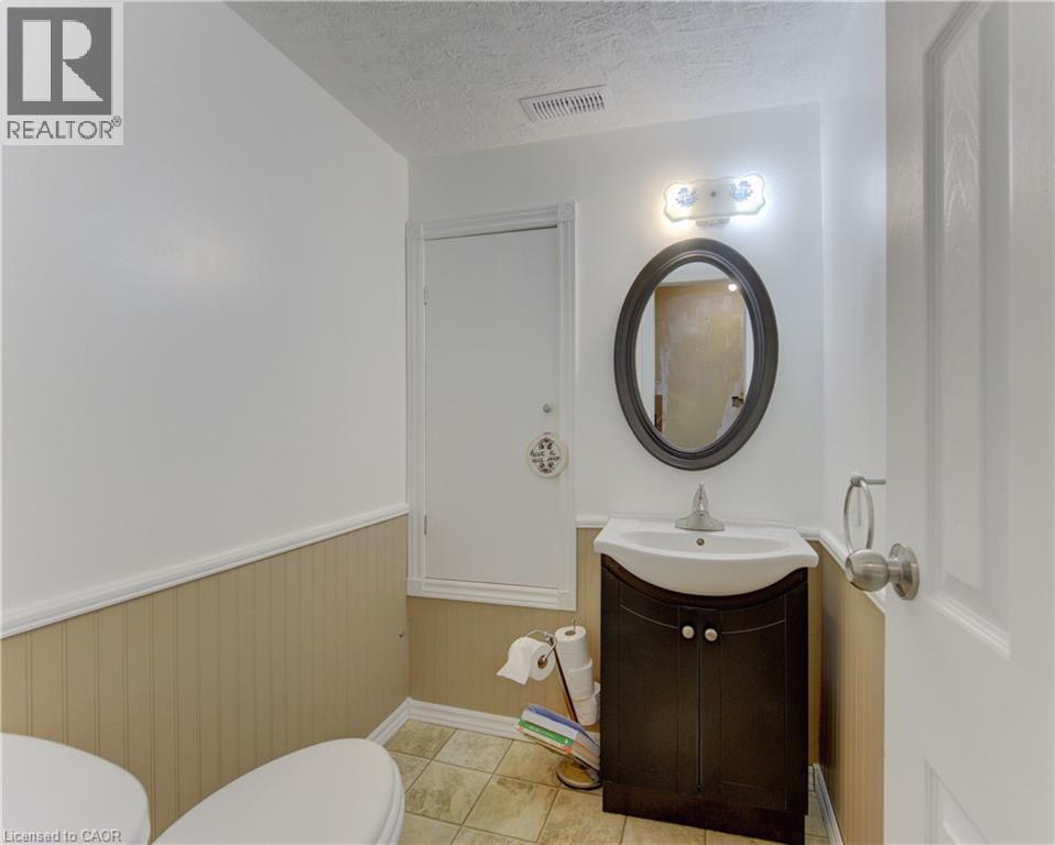 331 DANSBURY Drive, Waterloo, Ontario, N2K2M1 — Photo 20