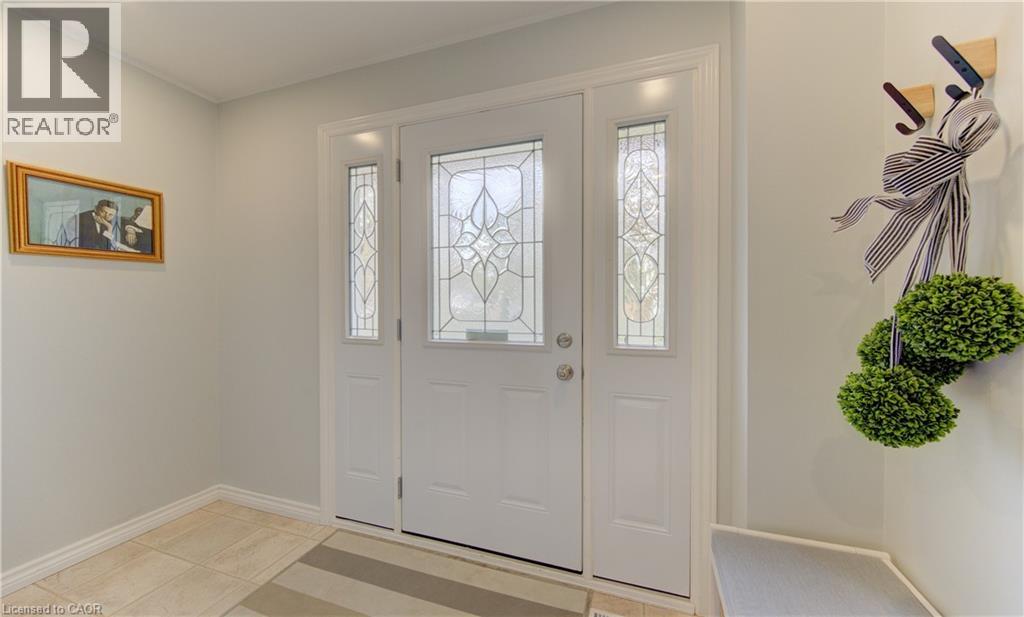 331 DANSBURY Drive, Waterloo, Ontario, N2K2M1 — Photo 5