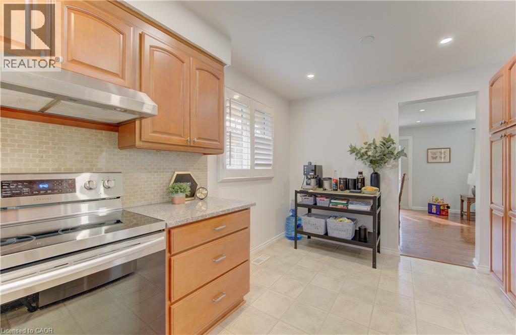 331 DANSBURY Drive, Waterloo, Ontario, N2K2M1 — Photo 8