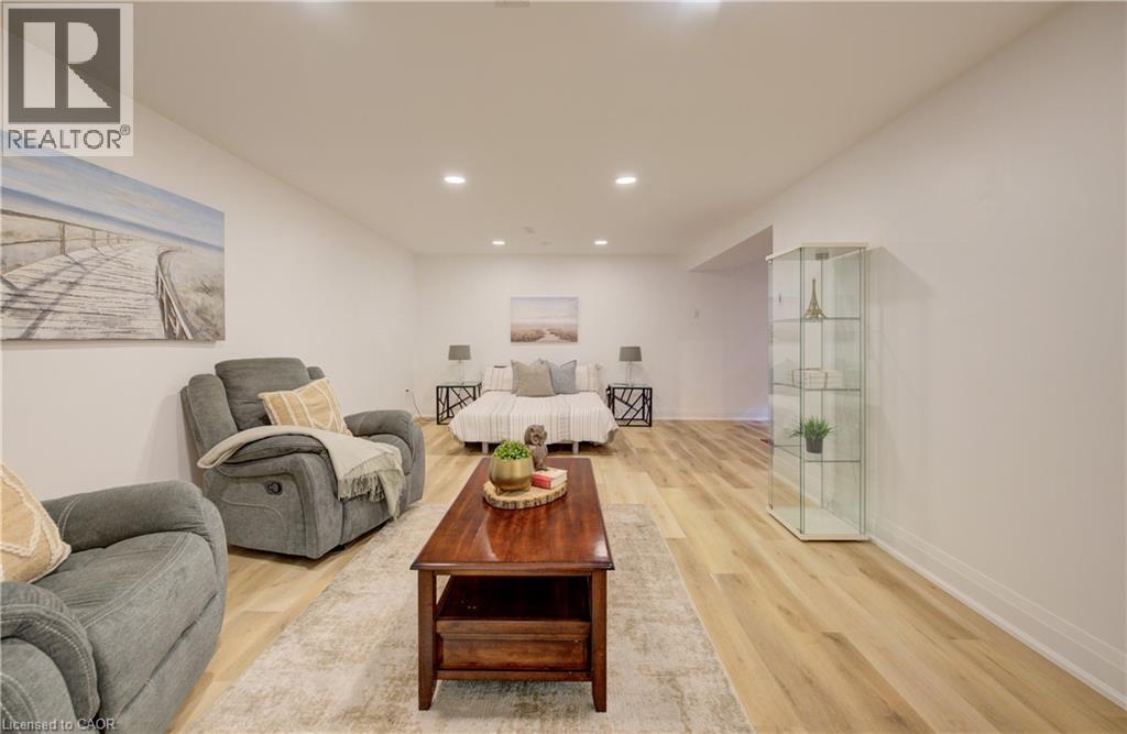 2235 WAYCROSS Crescent, Mississauga, Ontario, L5K1J5 — Photo 6