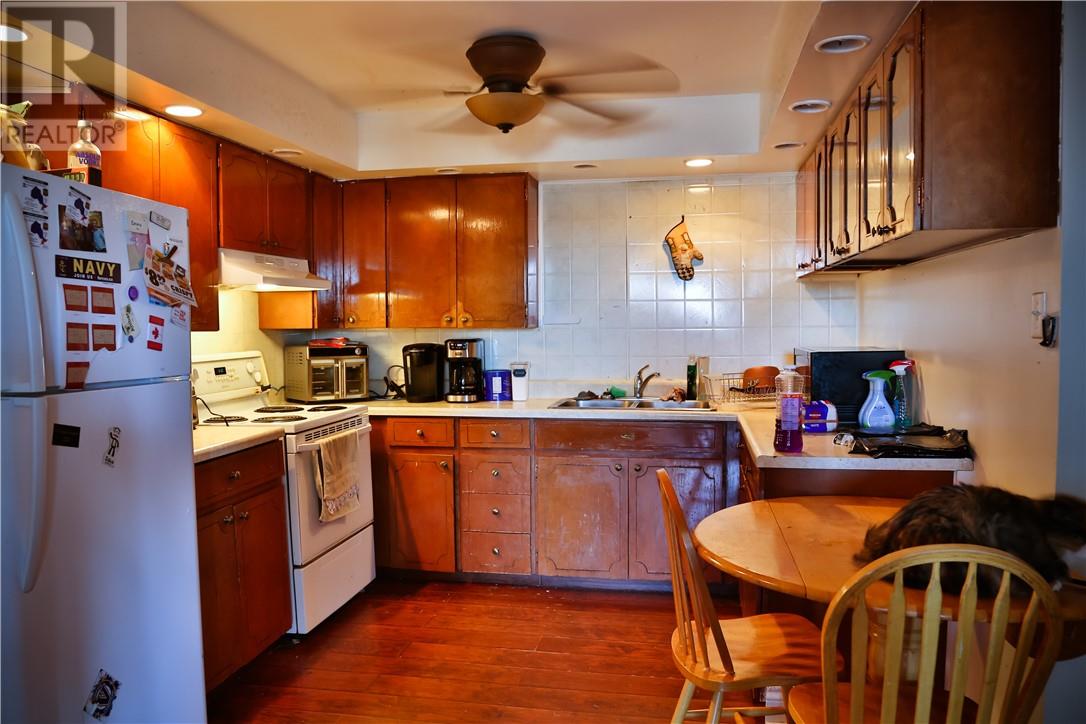 2714 Main - 16