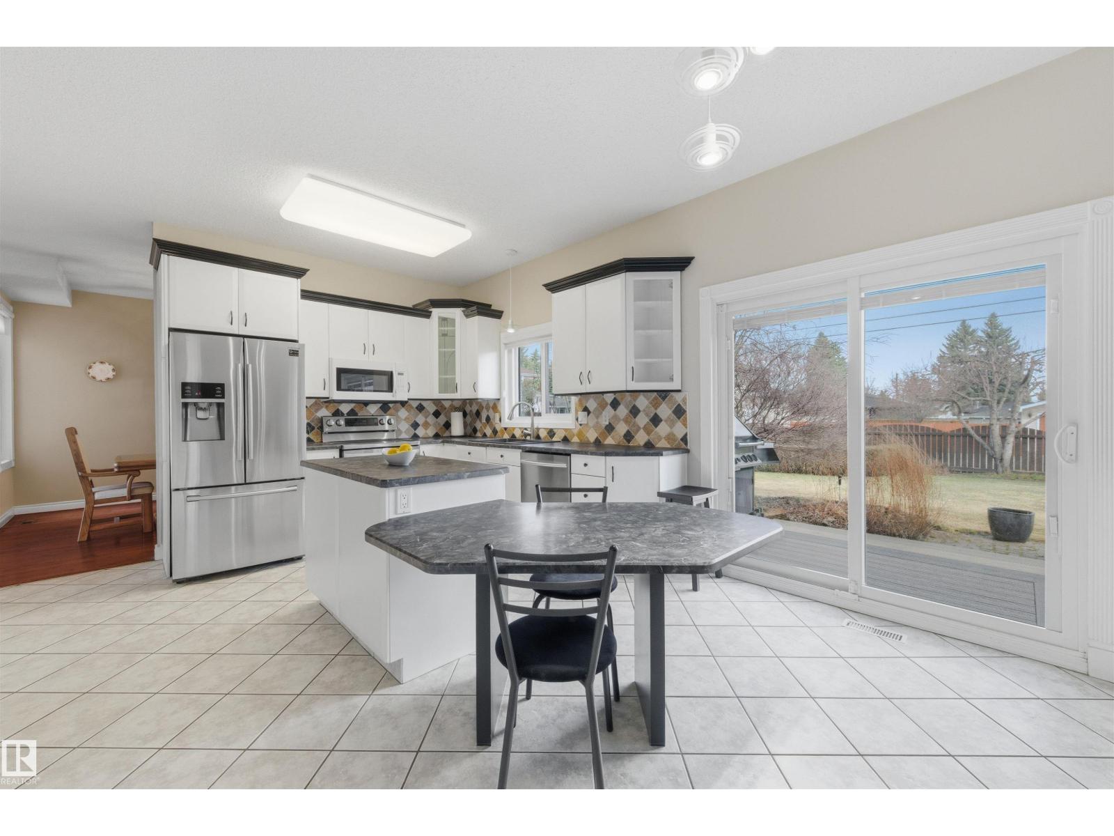11212 35 AV NW, Edmonton