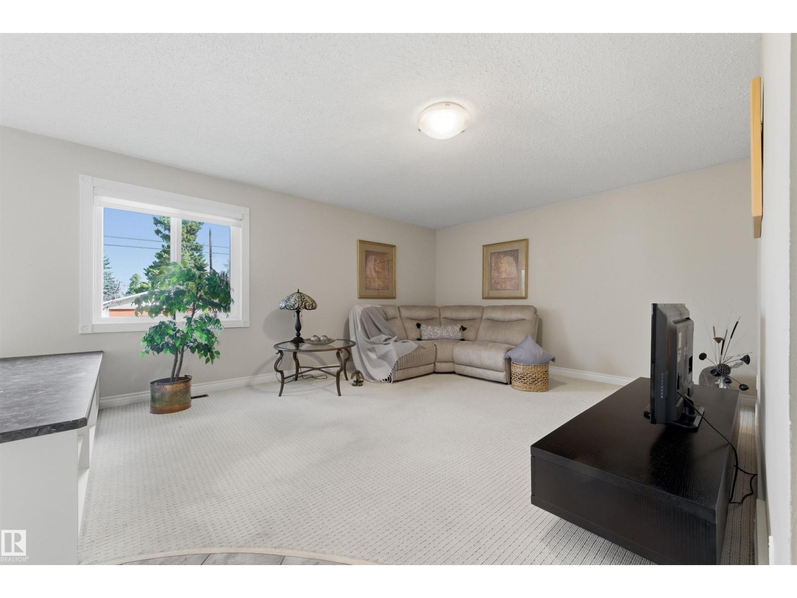 11212 35 AV NW, Edmonton
