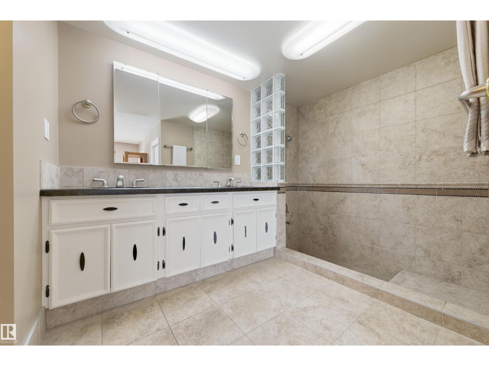 11212 35 AV NW, Edmonton