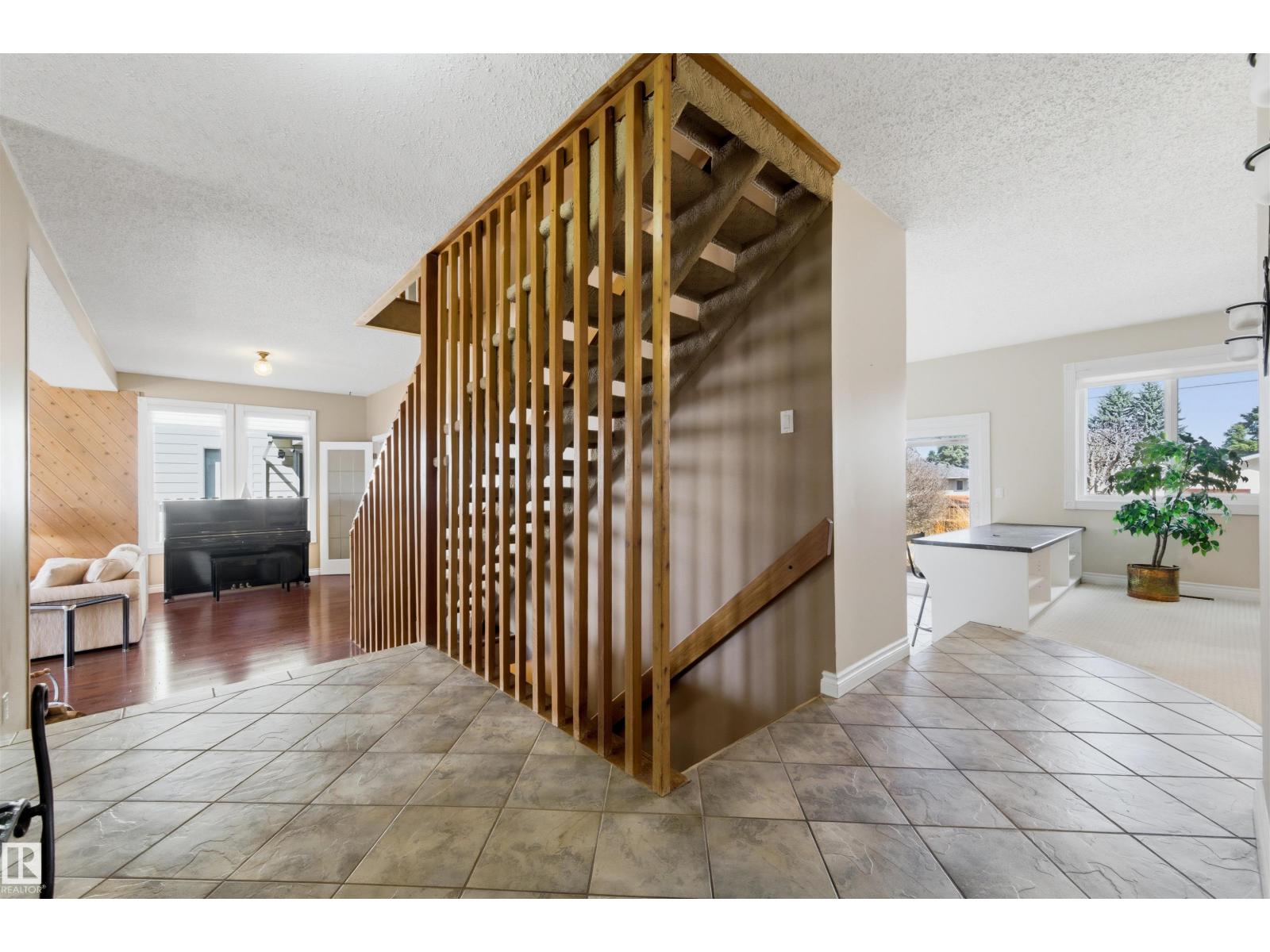 11212 35 AV NW, Edmonton