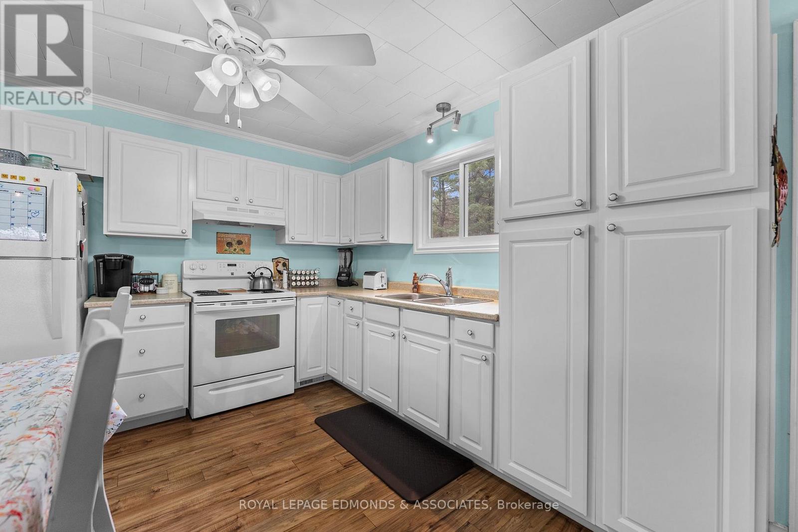 626 PECOSKIE DRIVE - 13