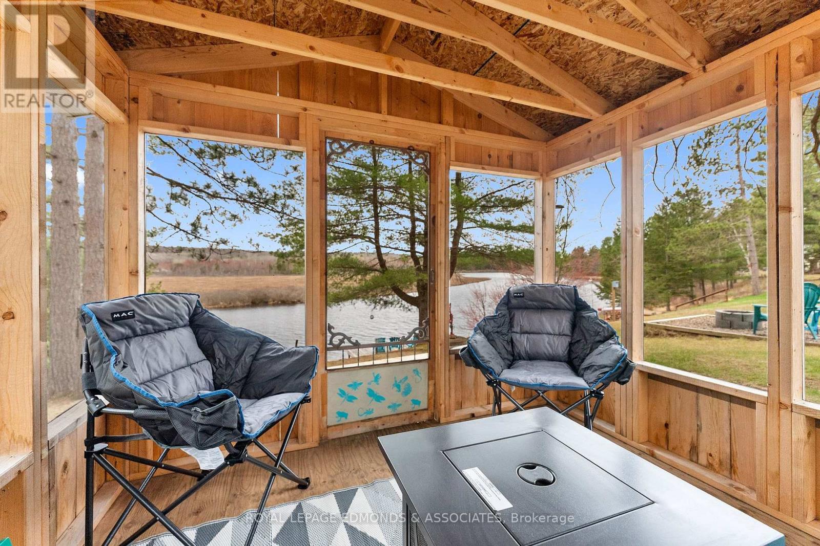 626 PECOSKIE DRIVE - 22